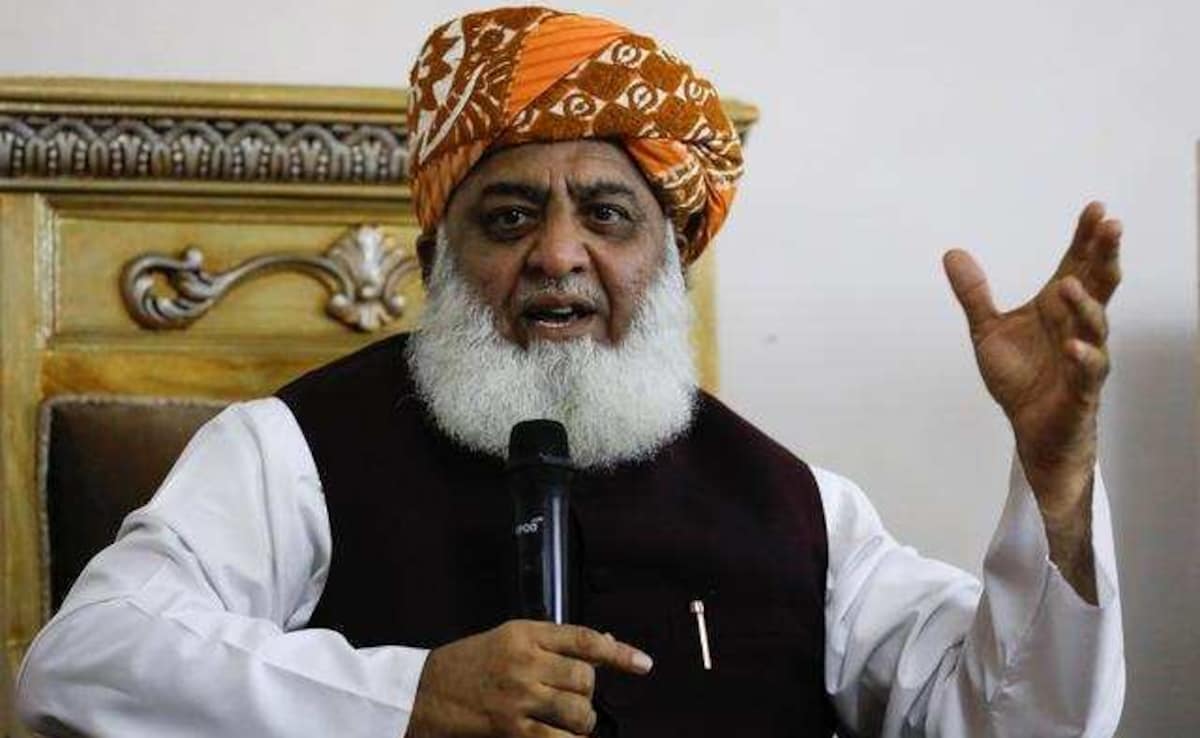 Pak Leader's Fiery Jab At Country's Military With A 'Pomegranate' Example