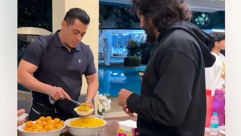 सलमान खान ने अपने हाथों से बनाकर परोसा रितेश देशमुख को लिए 'भाऊ की भेल', पत्नी जेनेलिया ने शेयर किया वीडियो