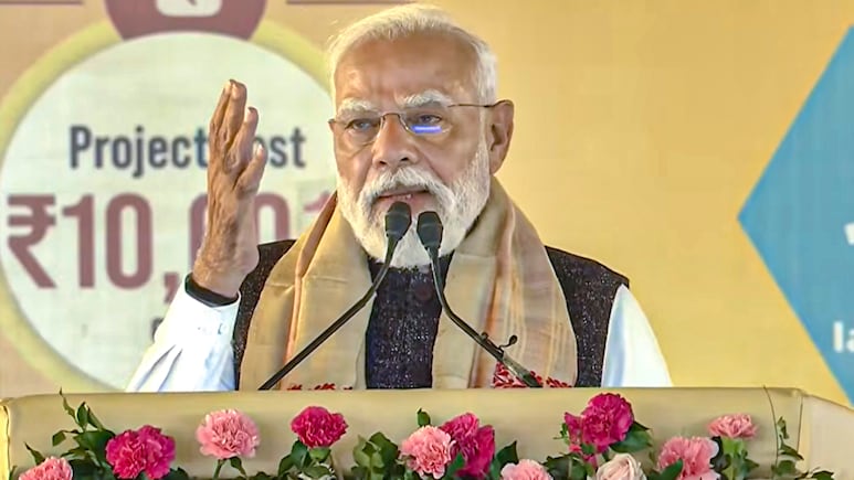 'घुसपैठियों का समर्थन कर बांग्लादेशियों को बसाती है कांग्रेस, इसलिए SIR का विरोध', असम से PM मोदी का हमला