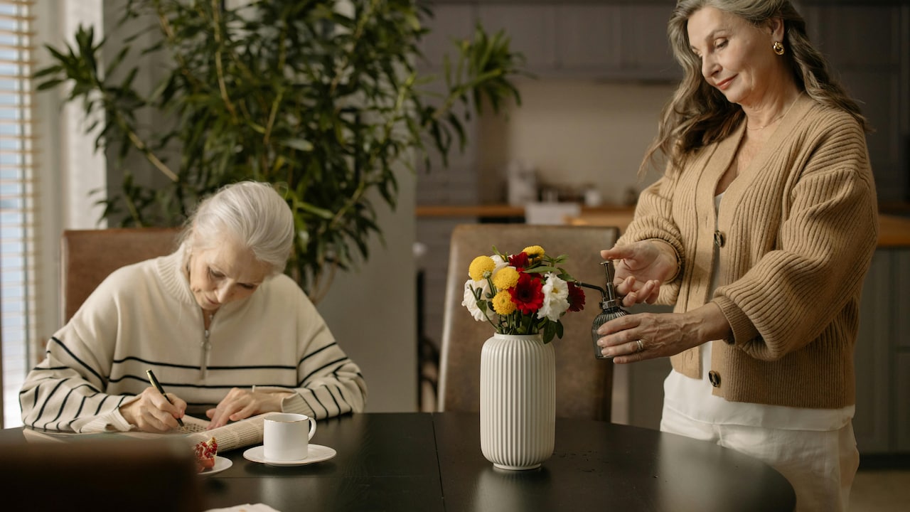 A Practical Guide: How To Layer Shrugs, Jackets And Cardigans In Winters