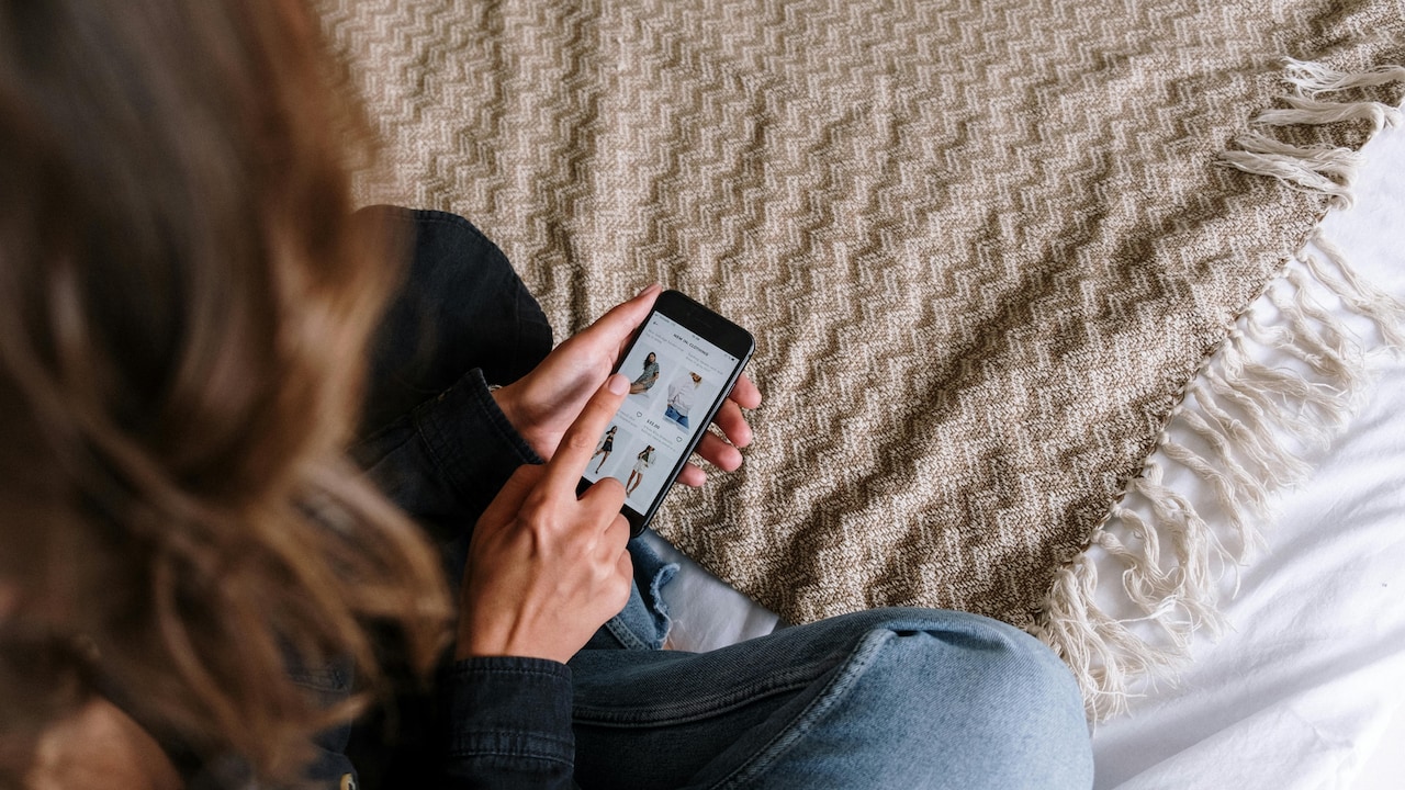 Why you should grab your favourite products from 4 hour deals today during Myntra EORS?