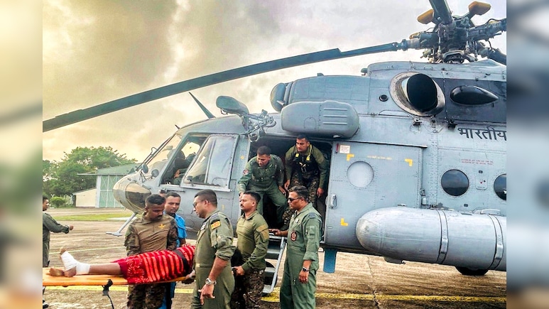 श्रीलंका में दित्वाह तूफान का कहर, 30 देशों के लोगों को भारतीय वायुसेना ने बचाया