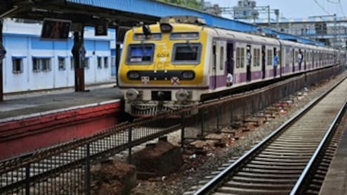 Thane Man Loses Leg After Robber Snatches Phone, Pushes Him Off Moving Train