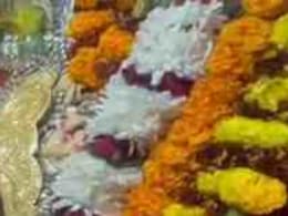 बिहार : चोरी के बाद गोपालगंज की थावे मां को भक्तों ने भेंट किया मुकुट और हार, अपराधी अब भी फरार