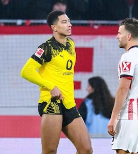 Borussia Dortmund Held At Freiburg After Jobe Bellingham Sees Red