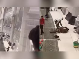 On Camera, Man Attempts Suicide From Mecca's Grand Mosque. How He Was Saved