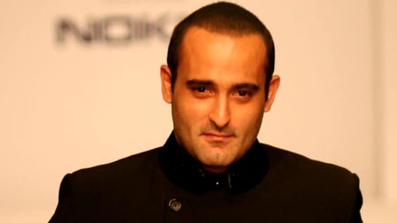 अक्षय खन्ना ने आखिर क्यों नहीं की शादी? खुद को दूल्हा बने नहीं देख पा रहे 'रहमान डकैत', बोले- लगता है डर