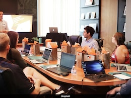 फरवरी 2026 में सरकारी नौकरियों की भरमार, 10वीं पास से लेकर ग्रेजुएट उम्मीदवारों के लिए मौके