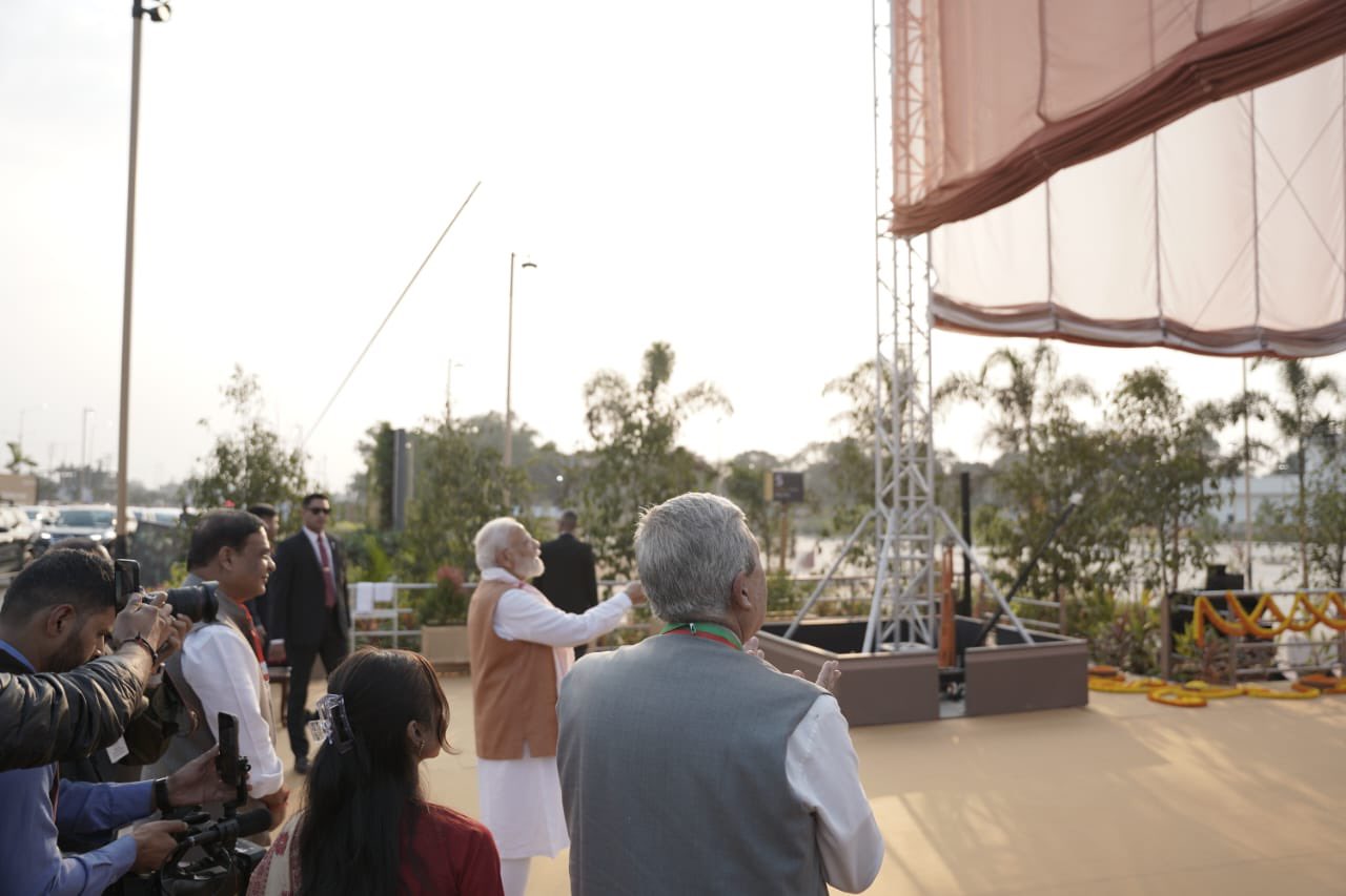 PM मोदी ने लोकप्रिय गोपीनाथ बारदोलोई अंतरराष्ट्रीय हवाई अड्डे के नए टर्मिनल भवन का किया उद्घाटन
