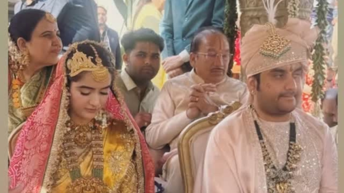 कथावाचक इंद्रेश जी महाराज और दुल्हन शिप्रा की शादी की पहली तस्वीर