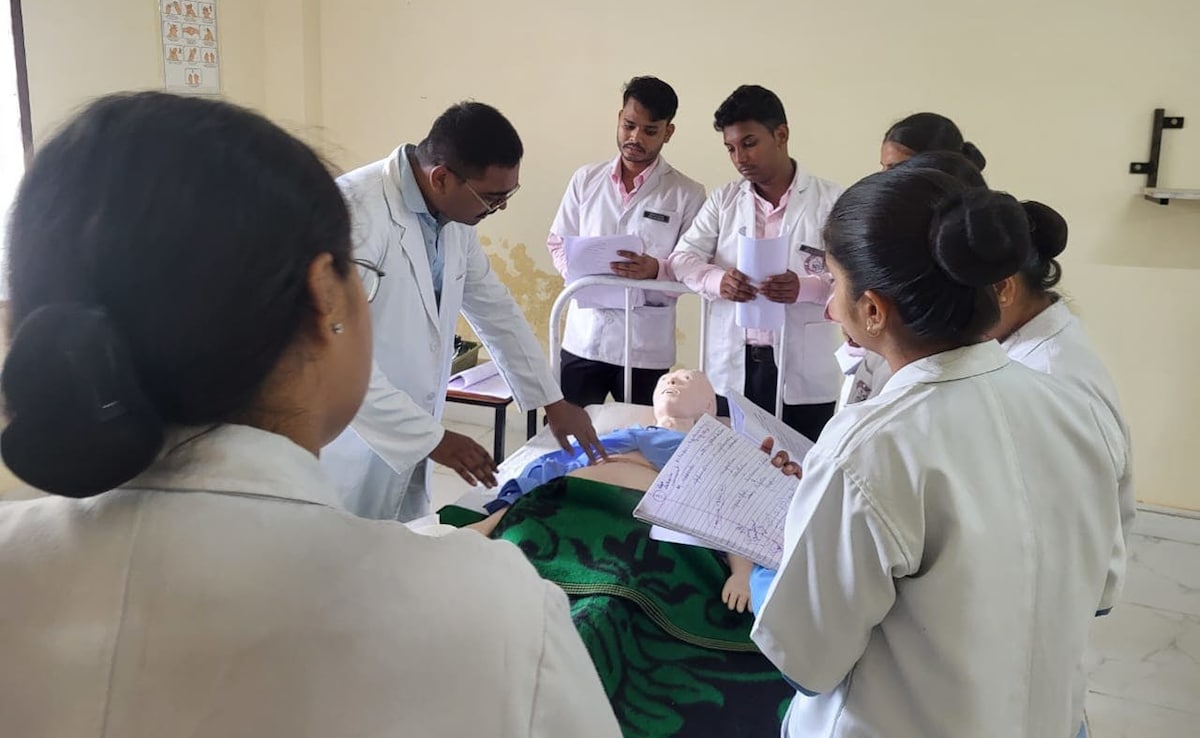 Only 1 Doctor Available Per 811 People In India, Government Data Reveals