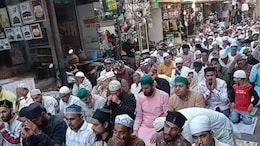 Rajasthan: अजमेर दरगाह में नमाज के बाद भगदड़ जैसी स्थिति, जमीन पर गिरे जायरीन; पुलिस ने संभाला मोर्चा