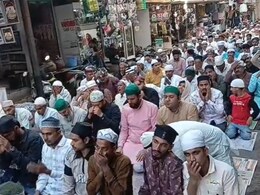 Rajasthan: अजमेर दरगाह में नमाज के बाद भगदड़ जैसी स्थिति, जमीन पर गिरे जायरीन; पुलिस ने संभाला मोर्चा