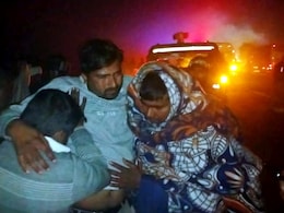 आग की लपटों में घिरे थे,  बस का शीशा तोड़ा और हम कूद गए, मथुरा हादसे में बचे यात्रियों ने बताया कैसा था मंंजर