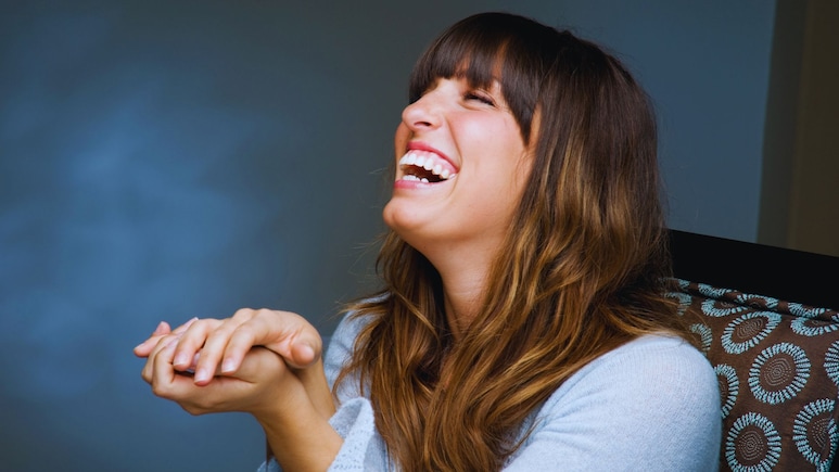 Benefits of Laughing: हसताय ना? खळखळून हसण्याचे 'हे' आहेत फायदे; जाणून घ्या