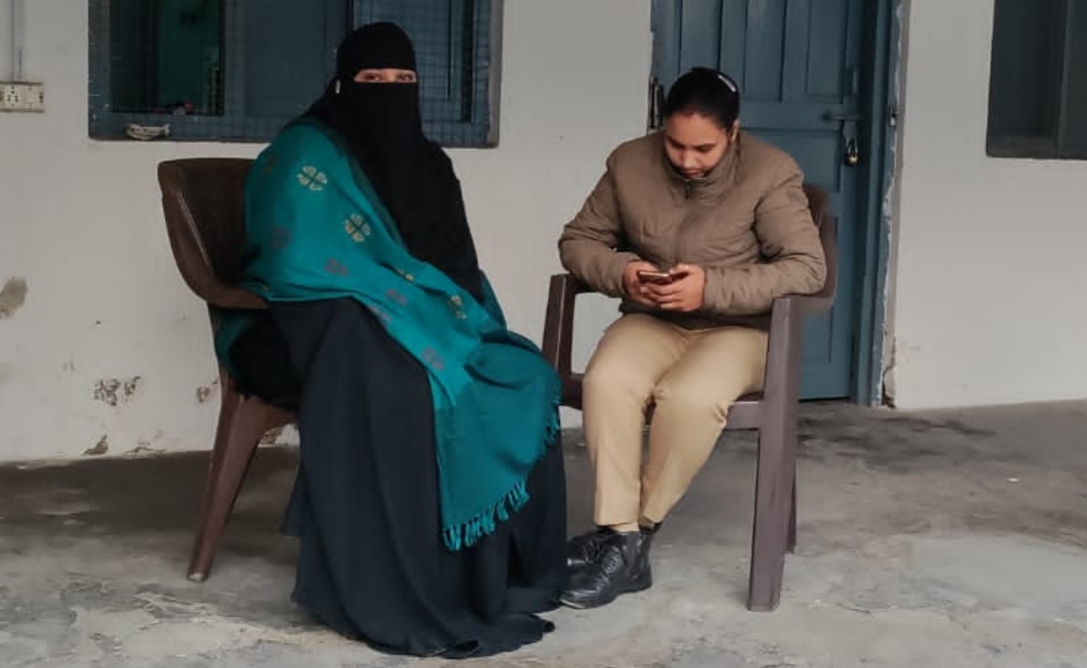 अमरोहा में बांग्लादेशी महिला भारतीय पति के साथ गिरफ्तार, जानें कहां परवान चढ़ी प्रेम कहानी और कैसे हुई शादी