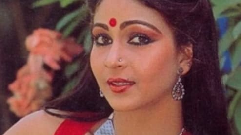 एक ही टेक में शॉट ओके कर देती थी ये एक्ट्रेस, देखें 'स्वर्ग से उतरी अप्सरा' कहलाने वाली इस हीरोइन की 10 फोटो