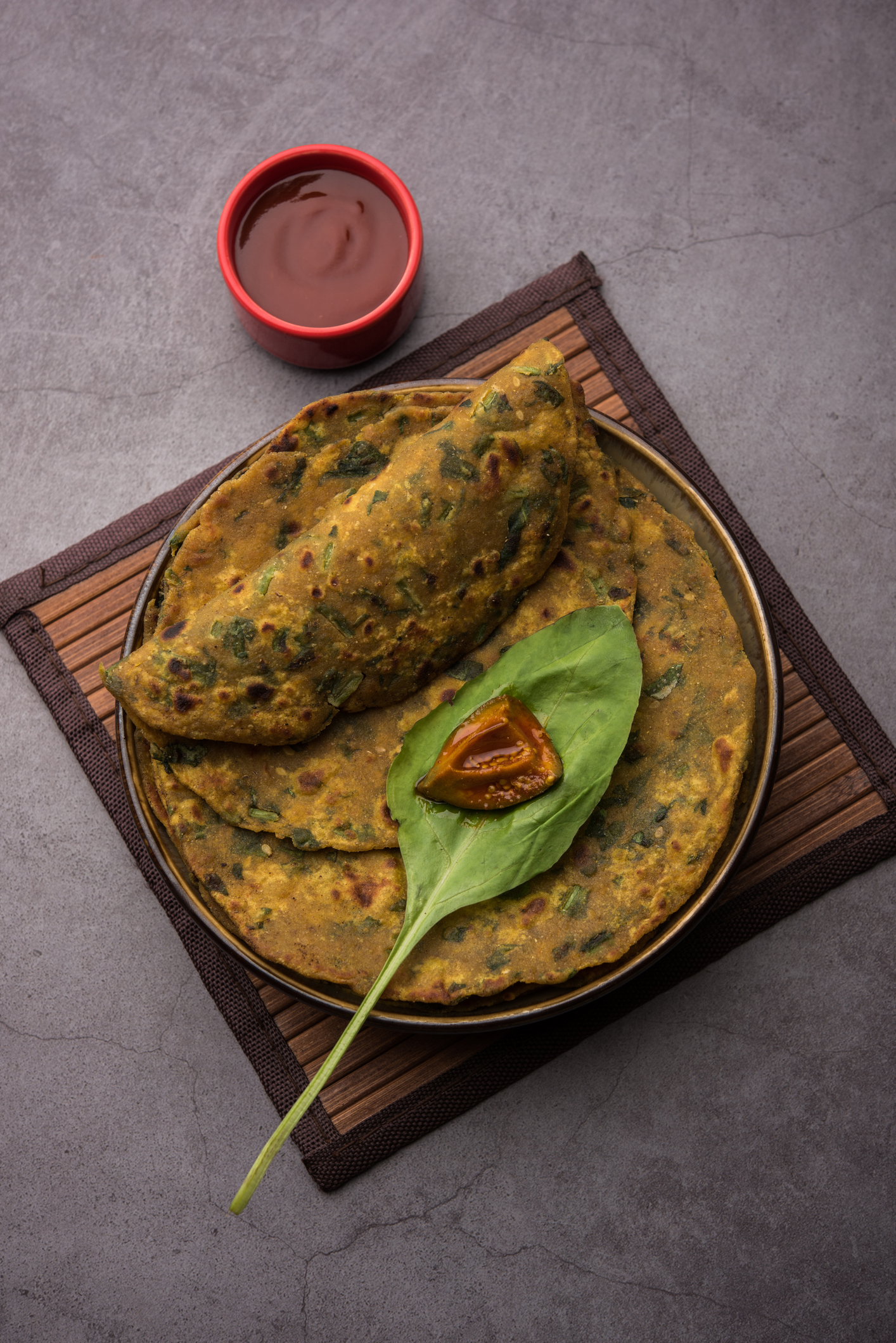 Turn Leftover Saag Into A Fresh Meal