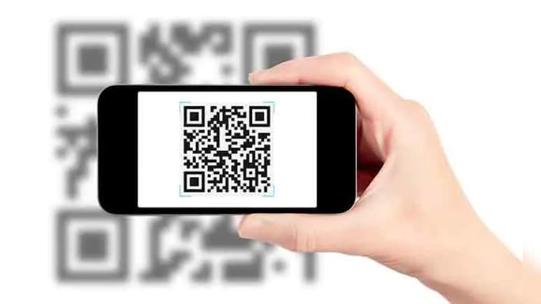 बस एक QR कोड और सैलरी आने से पहले ही नौकरी से हाथ धो बैठेंगे आप!