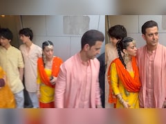 Watch: Hrithik Roshan With Girlfriend Saba Azad And Sons Hrehaan-Hridhaan At Cousin's Pre-Wedding Bash