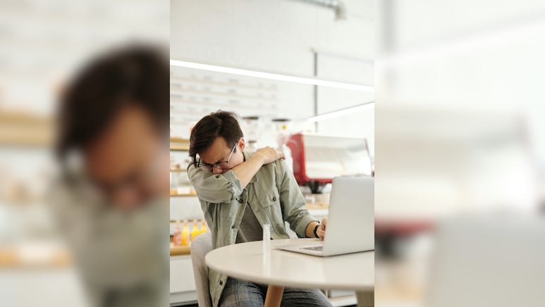 क्&zwj;या बलगम को थूकने की बजाय निगल जाना सही है, इसका शरीर पर क्&zwj;या असर होता है, बलगम सुखाने के तरीके