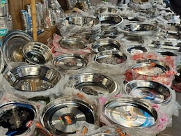 यहां किलो के हिसाब से मिलते हैं चम्&zwj;मच, कटोरी और थाली, ये है एशिया का सबसे बड़ा बर्तन बाजार