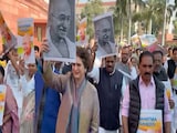 LIVE: मनरेगा से 'गांधी' हटाने को लेकर लोकसभा में भारी हंगामा, प्रियंका ने किया बापू की फोटो के साथ मार्च LIVE: मनरेगा से 'गांधी' हटाने को लेकर लोकसभा में भारी हंगामा, प्रियंका ने किया बापू की फोटो के साथ मार्च