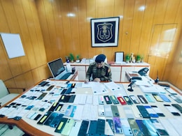 साइबर फ्रॉड पर जयपुर पुलिस का बड़ा एक्शन, 26 मोबाइल फोन जब्त कर रोकी 1.49 करोड़ की ठगी 