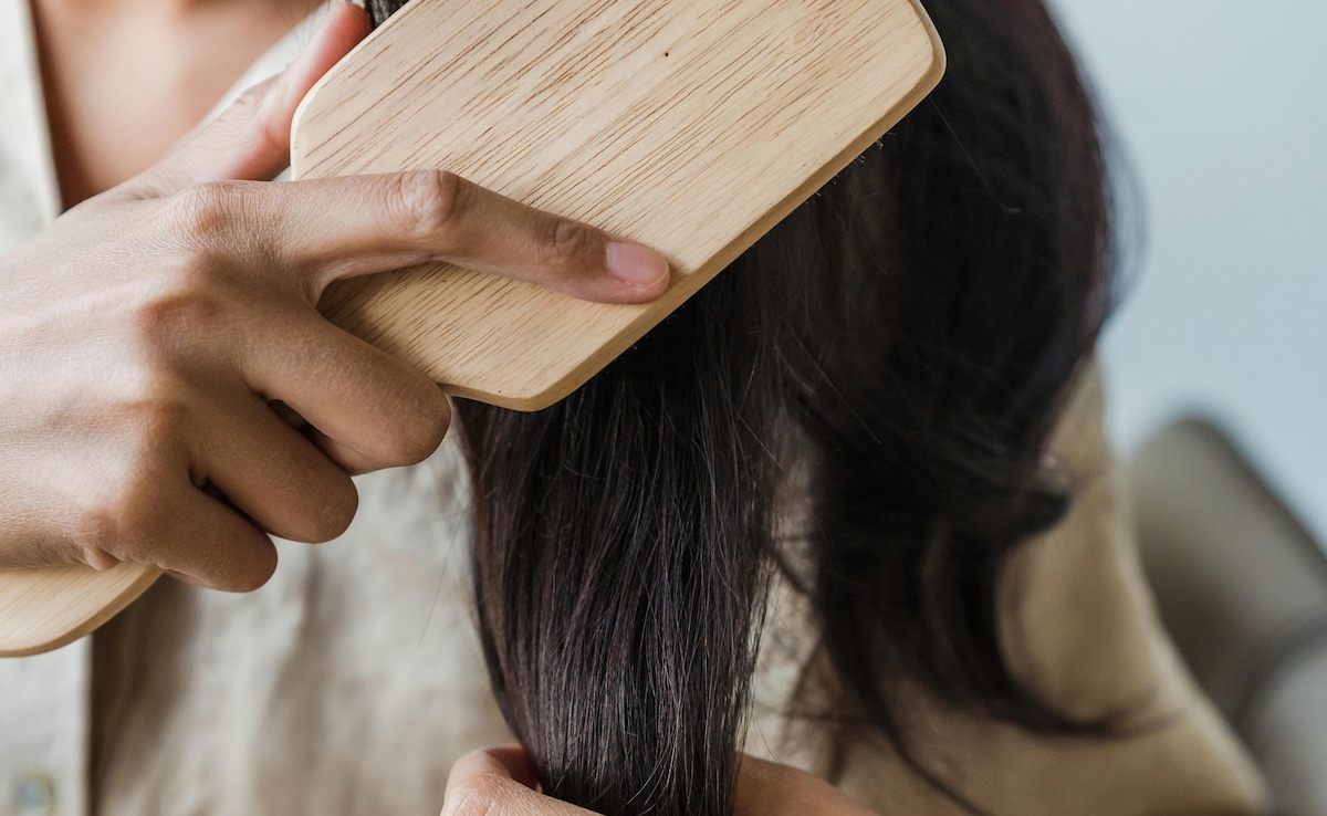 Blood Tests Can Reveal Hidden Causes Of Hair Loss; Dermatologist Lists Key Screenings