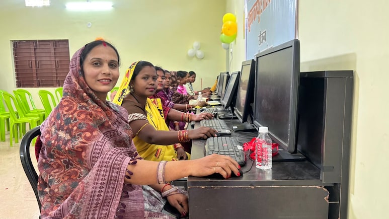 अदाणी फाउंडेशन फ्री में देगा कंप्यूटर और AI ट्रेनिंग, रायगढ़ में महिलाओं और युवतियों को रोजगार के अवसर होंगे तैयार