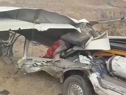 फतेहपुर में दिखा कोहरे का कहर, छात्रों से भरी स्कूल बस ने एंबुलेस को मारी टक्कर, ड्राइवर की मौत