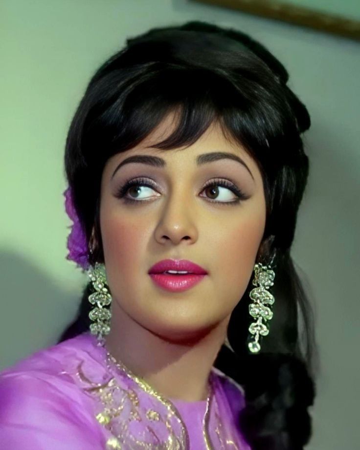 जानते हैं कौन सी एक्ट्रेस है हेमा मालिनी की भतीजी? अजय की हीरोइन तो बिग बी फिल्म को किया रिजेक्ट, आज भी कायम है दबदबा