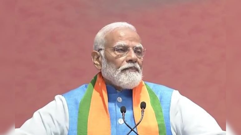 असम में ब्रह्मपुत्र नदी में क्रूज पर PM मोदी ने की छात्रों से 'परीक्षा पे चर्चा'