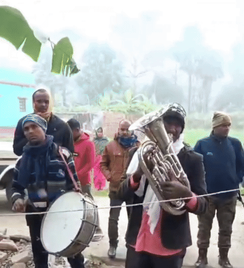 बिहार में जब बैंड बाजे के साथ आरोपी के घर पहुंची पुलिस, देखें फिर हुआ क्या