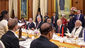 Opposition Criticises President Murmu Over Exclusion Of LoPs From Putin Dinner