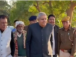 इस्तीफा देने के बाद पहली बार अपने गांव पहुंचे पूर्व उपराष्ट्रपति जगदीप धनखड़, चाची के अंतिम संस्कार में हुए शामिल 