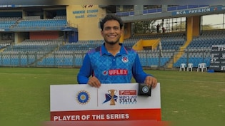 IPL Auction 2026 Live:  प्रशांत के बाद अब CSK ने कार्तिक को 14 करोड़ 20 लाख में खरीदा, 30 लाख था ब्रेस प्राइस, रच दिया इतिहास