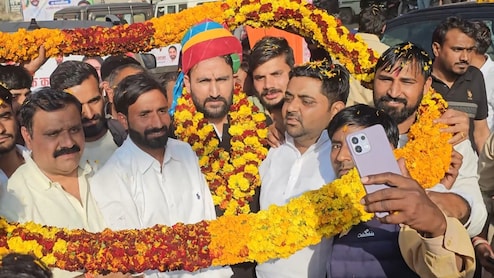 अनिल चोपड़ा के जन्मदिन पर देवनारायण गोशाला में कटा केक, गुर्जर समाज ने कर दिया हंगामा- जानिए पूरा मामला