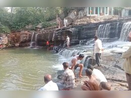 नरहरा वॉटरफॉल में मौत! रायपुर से घूमने आया युवक खाई में गिरा, 21 घंटे बाद शव बरामद