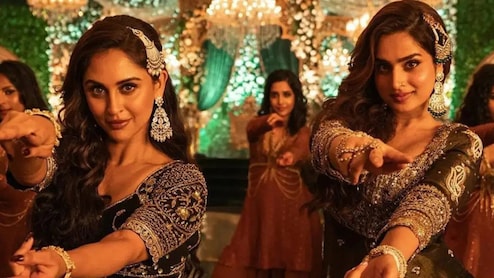 'धुरंधर' का 3 मिनट 49 सेकंड का 'शरारत' सॉन्ग 10 करोड़ के पार, क्रिस्टल डिसूजा पर भारी पड़ीं आयशा खान- देखें VIDEO