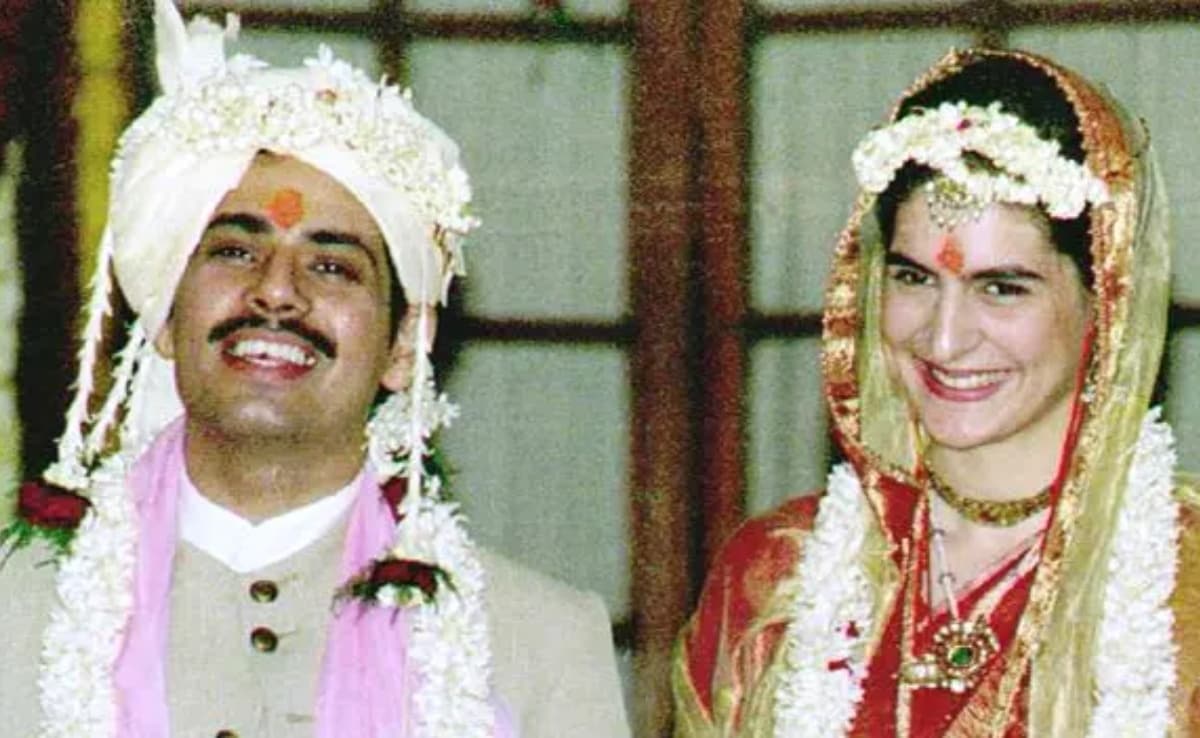 प्रियंका गांधी और रॉबर्ट वाड्रा की शादी 18 फरवरी, 1997 को हुई थी. 