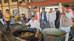 आगर मालवा में 551 बेटियों का सामूहिक विवाह: 2 लाख लोगों के ल&zwj;िए भोजन तैयार कर रहे 200 हलवाई