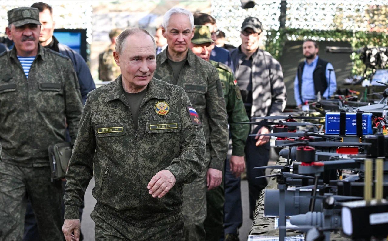 रूसी एलीट कंमाडो का घेरा, ड्रोन की तैनाती... पुतिन के पास सुरक्षा ऐसी कि परिंदा भी पर नहीं मार पाएगा