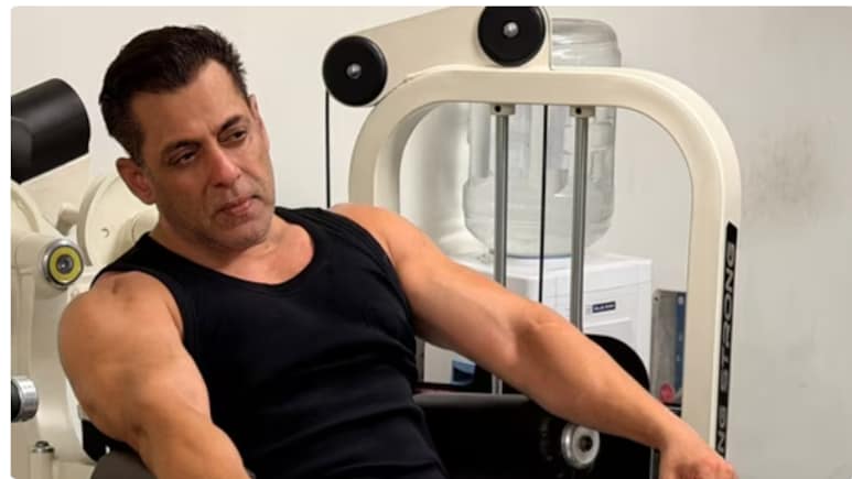 सलमान  खान ने जन्मदिन से पहले फैन्स को दिया सरप्राइज, लिखा- काश मैं 60 में ऐसा ही दिखूं