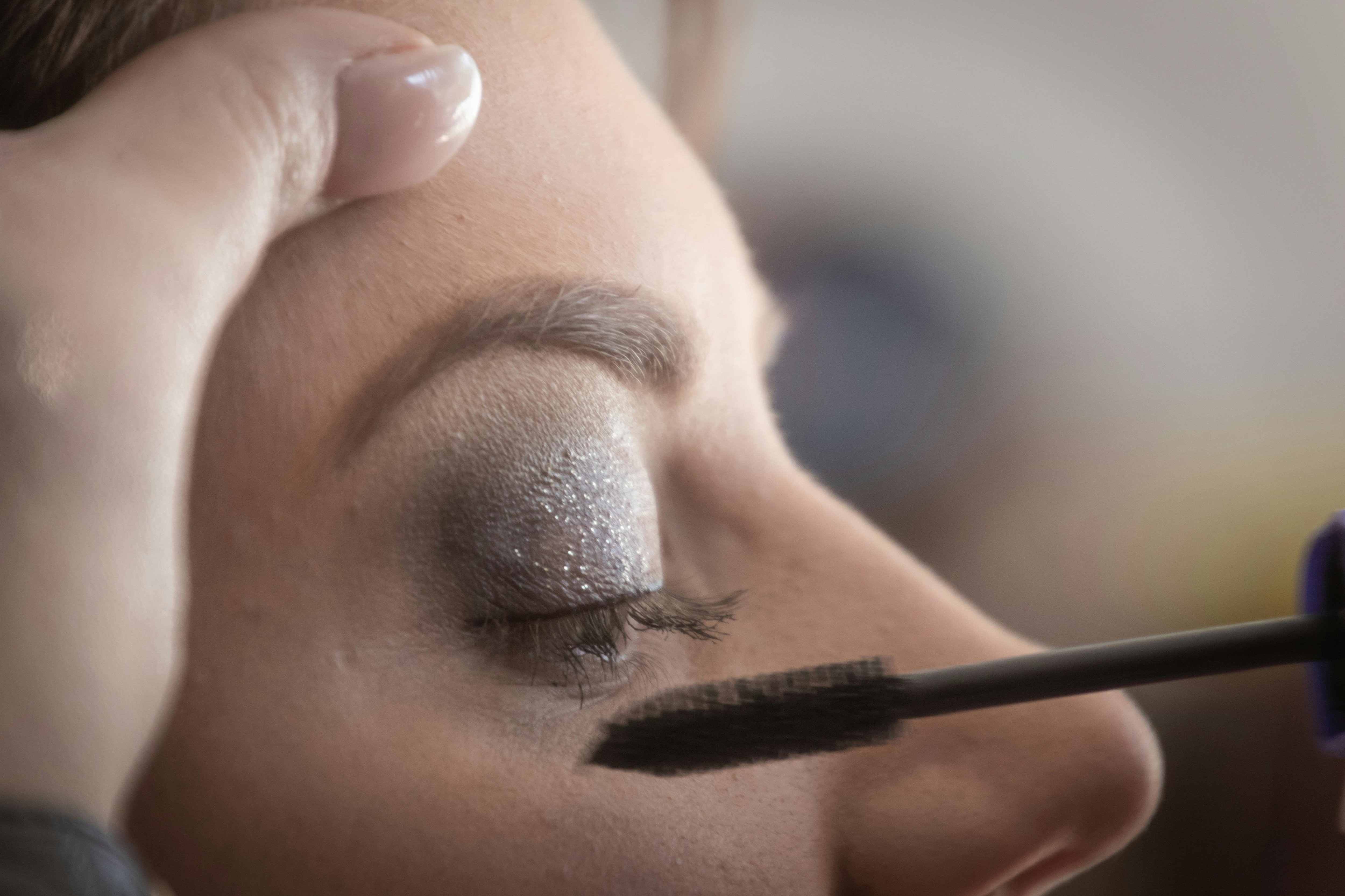 Try these 5 mascaras to get longer and fuller lashes 