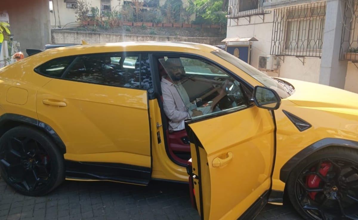 Lamborghini Urus filmed at 250 km/h on Bandra-Worli Sea Link; vehicle seized by Worli police