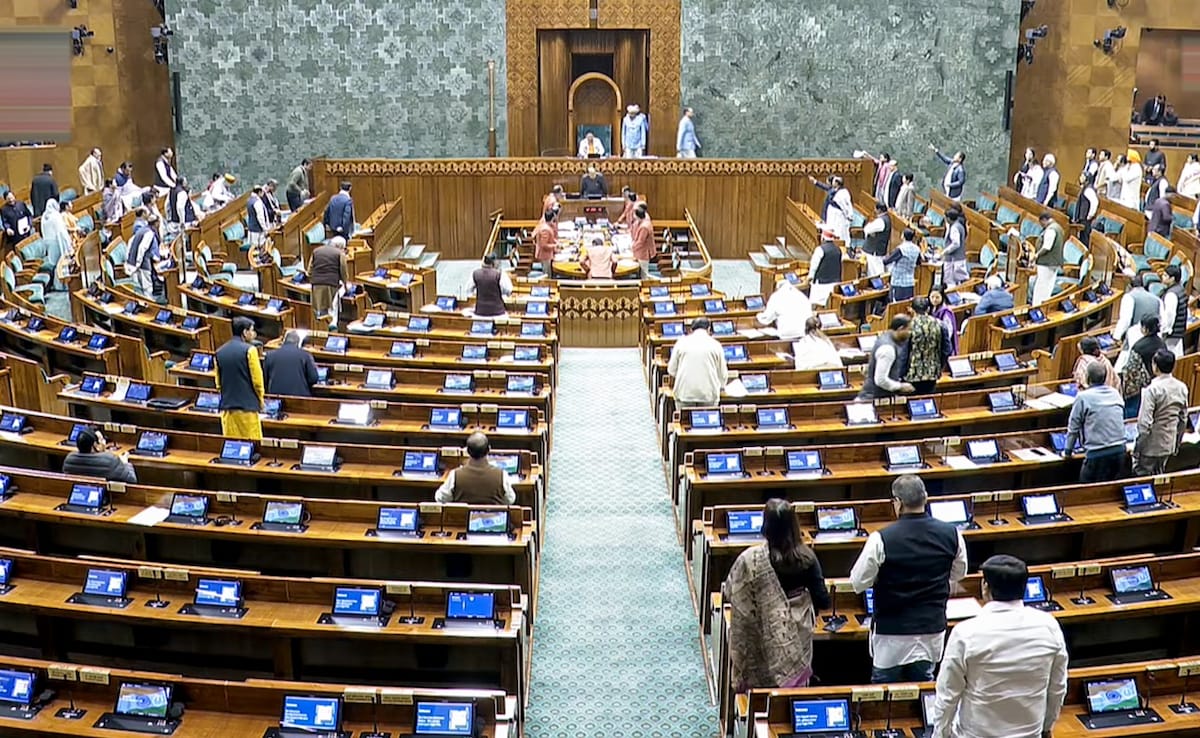 समय तय होने के बाद भी संसद में प्रदूषण पर क्यों नहीं हुई चर्चा? सरकार ने विपक्ष को ठहराया जिम्मेदार समय तय होने के बाद भी संसद में प्रदूषण पर क्यों नहीं हुई चर्चा? सरकार ने विपक्ष को ठहराया जिम्मेदार