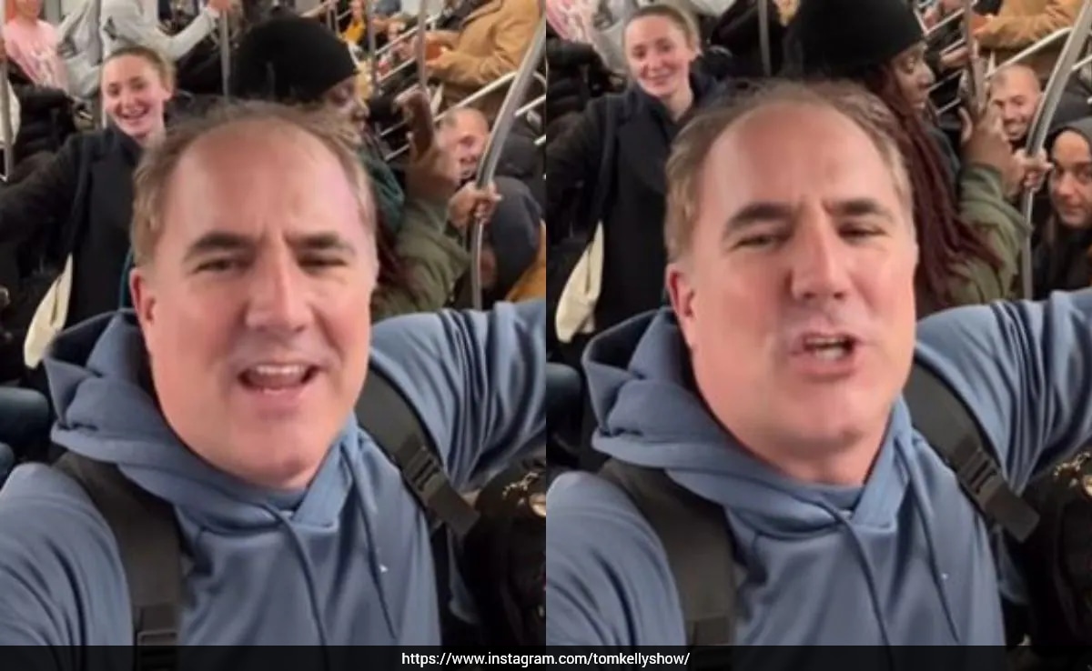 US Comedian Goes Viral After Getting Entire Subway Car To Sing 'Happy Birthday'