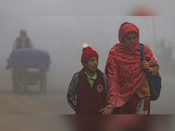 Dense Fog, Fluctuating Weather Grip Delhi As Air Quality Remains A Concern