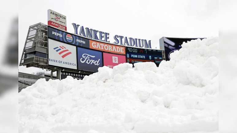 अमेरिका में विंटर स्टॉर्म का कहर, हजारों उड़ान रद्द, न्यूयॉर्क में 10 इंच तक गिरी बर्फ